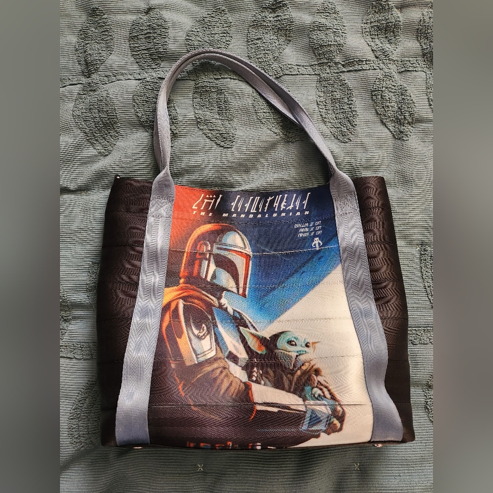 EUC Harveys Poster Tote - Mandalorian